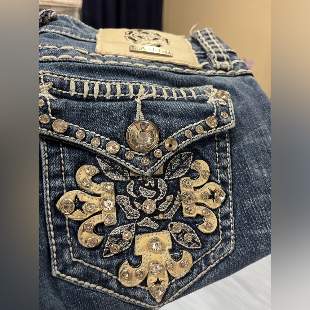 L.A. Idol Jean capris size 5 in very good conditions